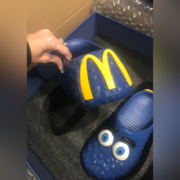 New in box Kerwin Frost McDonald’s Fry Guy shoes - Picture 15 of 16